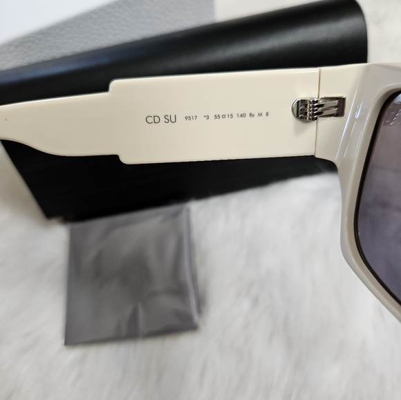 NEW ✨️ EXCLUDED ✨️ Dior Rainbow Mirrored Sunglasses - Picture 9 of 9